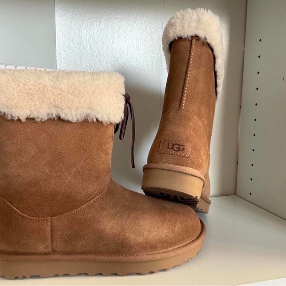 UGG boots - Picture 1 of 5